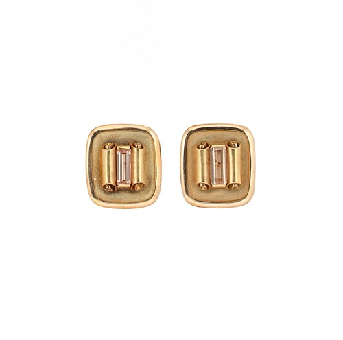 Lot 148 - A pair of topaz ear clips