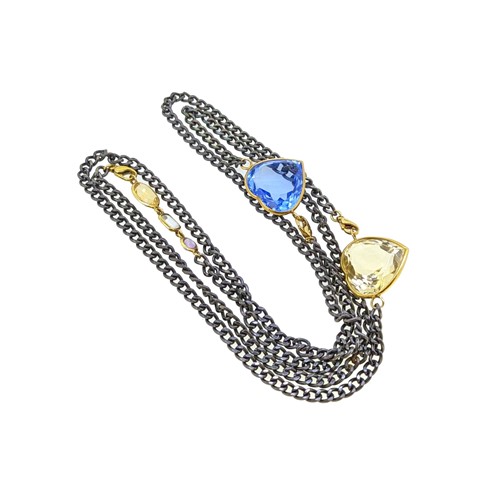 Lot 122 - A fancy gemset necklace