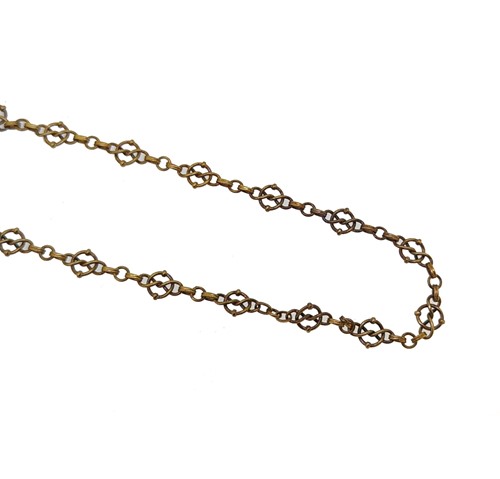 Lot 121 - A fancy link chain