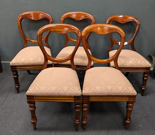 Lot 845 - A set of six Victorian balloon back dining...