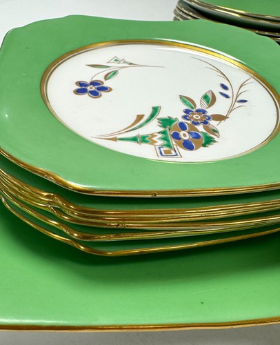 Lot 39 - Eric Slater for Shelley, a Horn of Flowers pattern Vogue shaped tea service, circa 1931