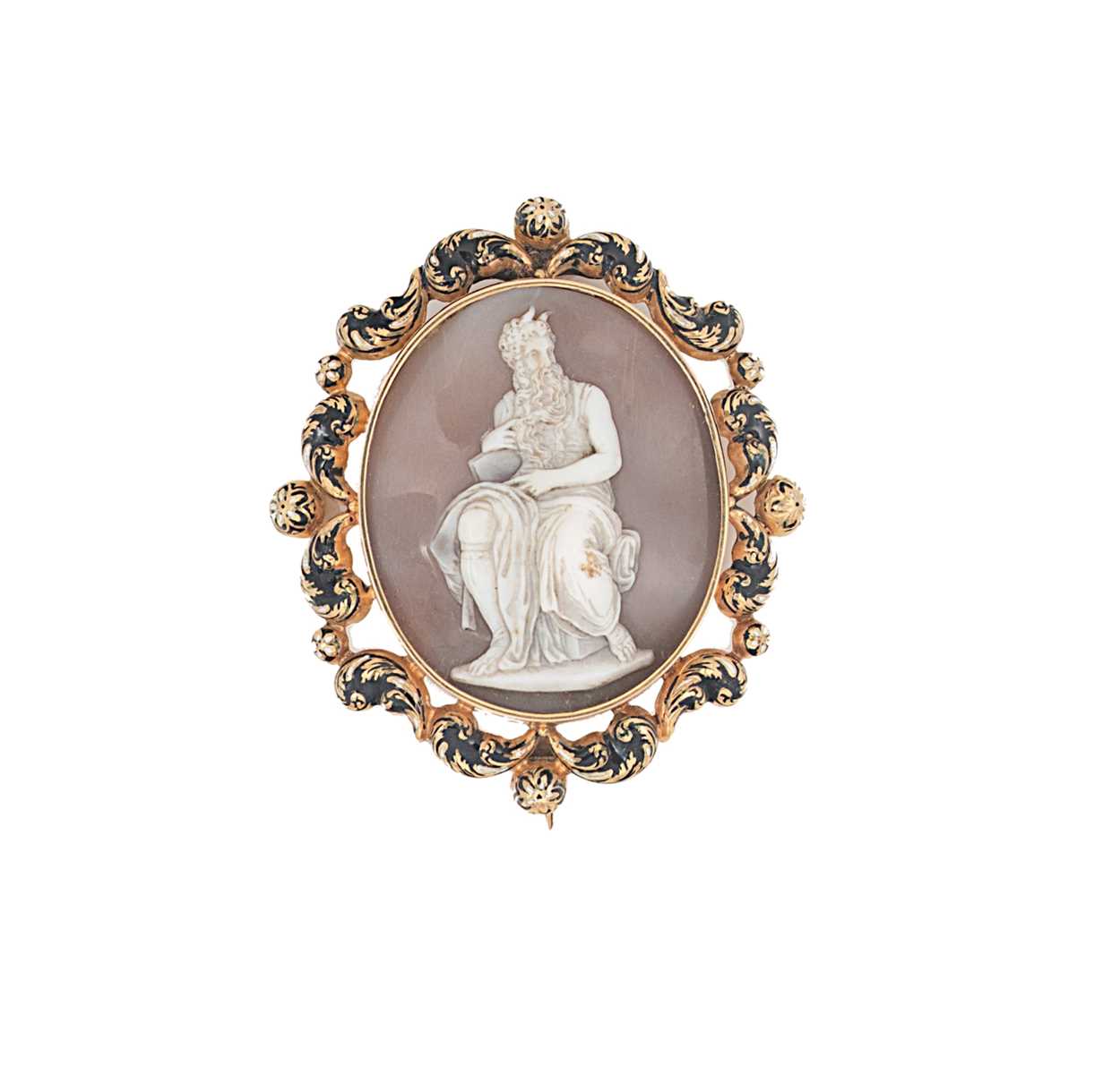 Lot 15 - An enamelled cameo brooch