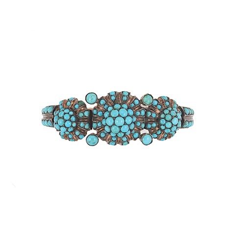 Lot 46 - An Etruscan revival style turquoise bangle