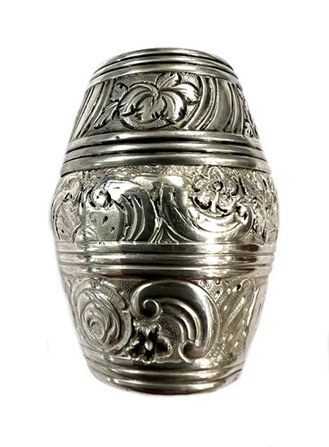 Lot 293 - An 18th century nutmeg grater