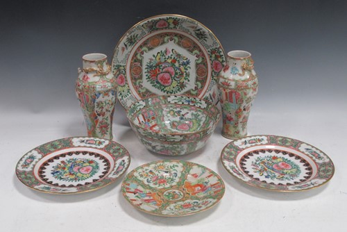 Lot 8 - A collection of Chinese famille rose porcelain,...