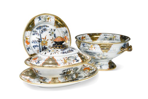 Lot 424 - A Davenport (Longport) Stone China Imari pattern dinner service, 19th century