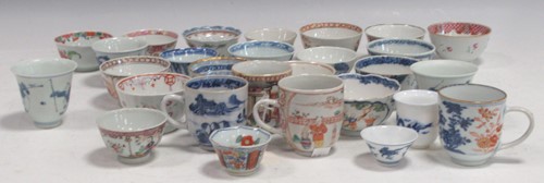 Lot 29 - A group of Chinese tea bowls and coffee cans,...