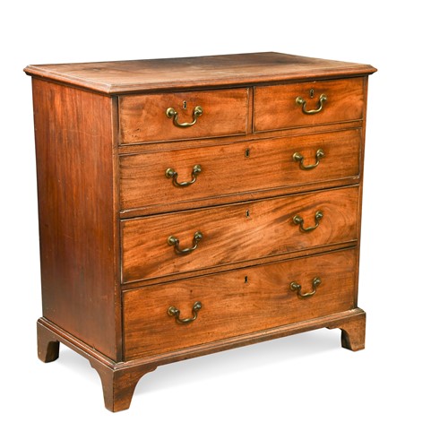 Lot 449 - A George III mahogany chest of drawers