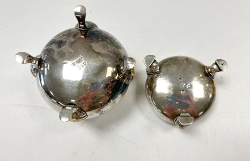 Lot 191 - A mid 18th century silver cauldron salt, mark...