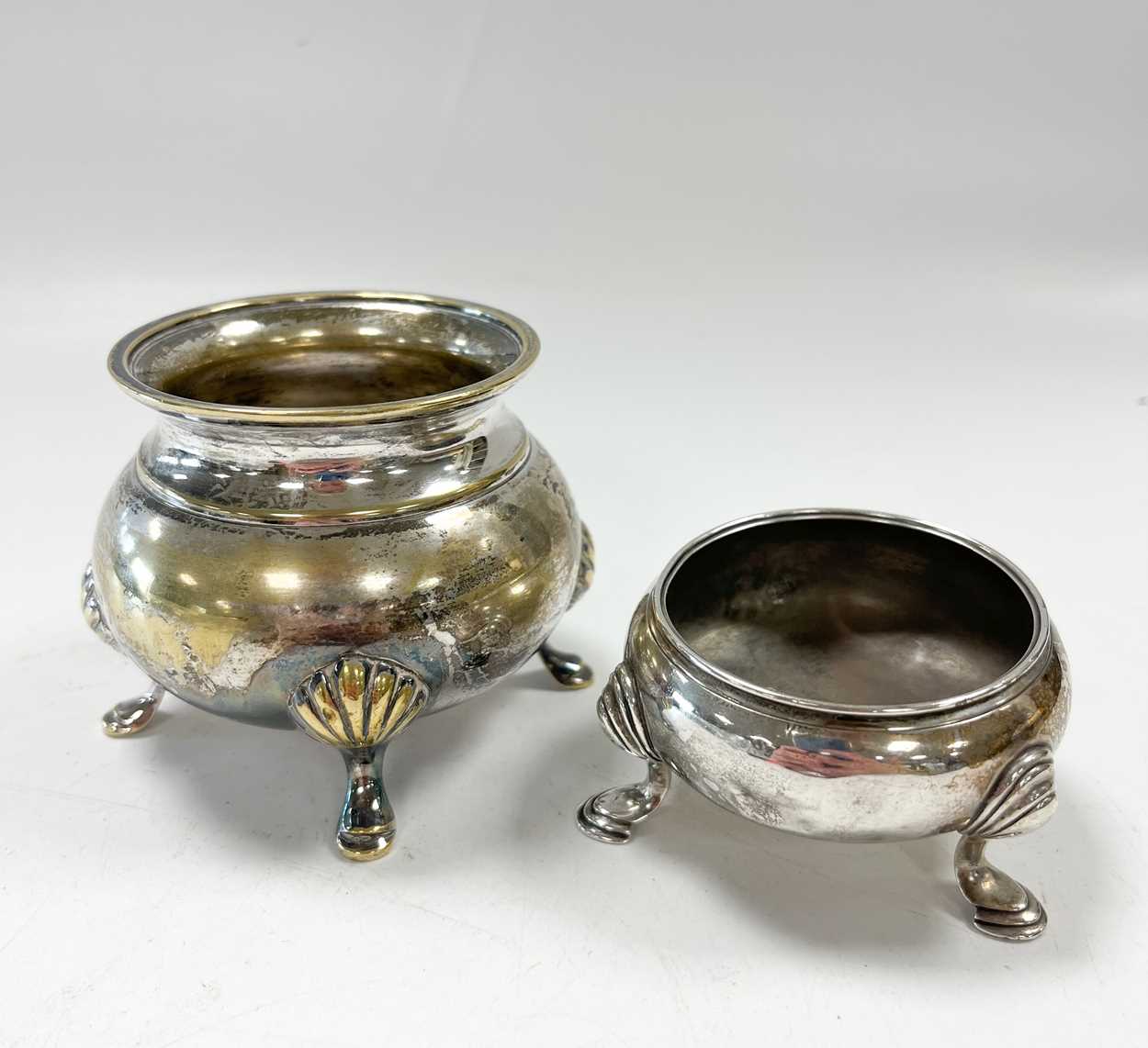 Lot 191 - A mid 18th century silver cauldron salt, mark...