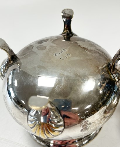 Lot 191 - A mid 18th century silver cauldron salt, mark...