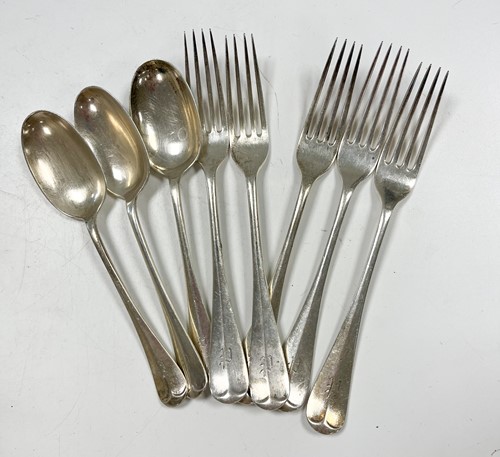 Lot 182 - A small collection of silver flatware 525g (16....