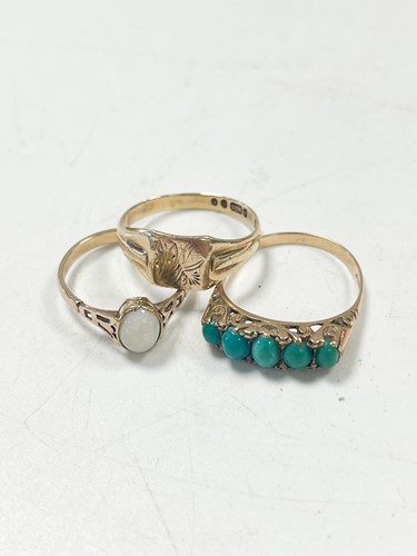 Lot 164 - A single stone opal ring stamped '9CT',...