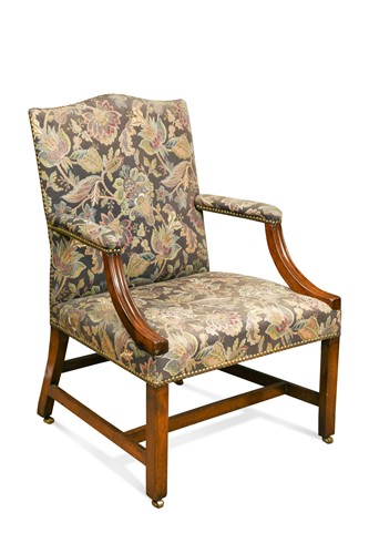 Lot 417 - A George III mahogany Gainsborough library armchair