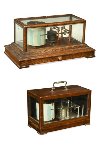 Lot 603 - A Negretti and Zambra oak barograph