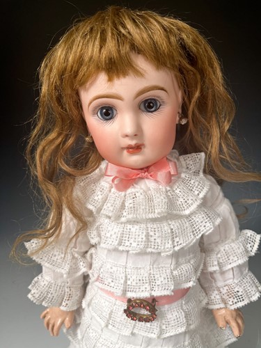 Lot 87 - A Tete Jumeau bisque head Bebe, size 5