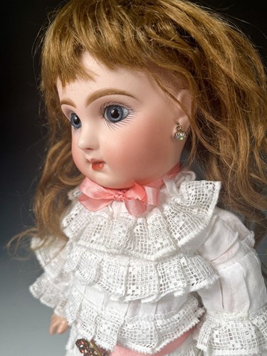 Lot 87 - A Tete Jumeau bisque head Bebe, size 5