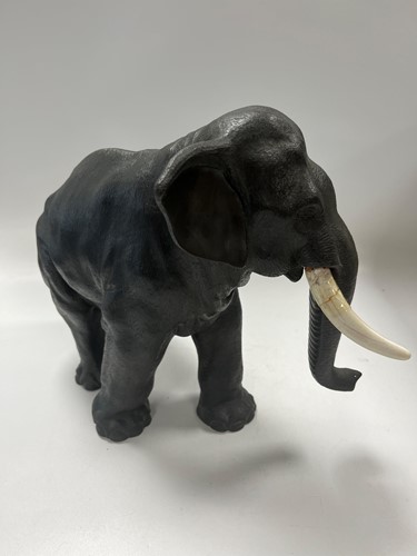 Lot 63 - A Japanese bronze figure of an Indian elephant, Genryusai Seiya, late Meiji Period (1868-1912)