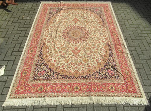 Lot 458 - A Persian mahal rug 151 x 92cm and a modern...