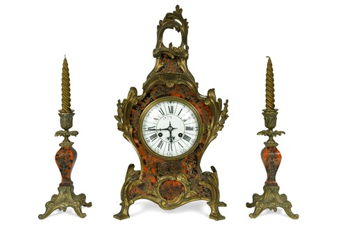 Lot 470 - A French Boulle clock garniture, late 19th century