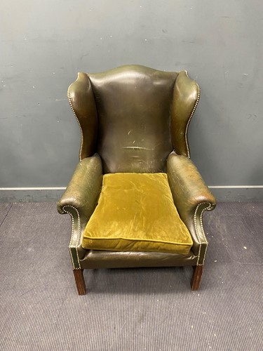 Lot 400 - George III style mahogany leather upholstered...