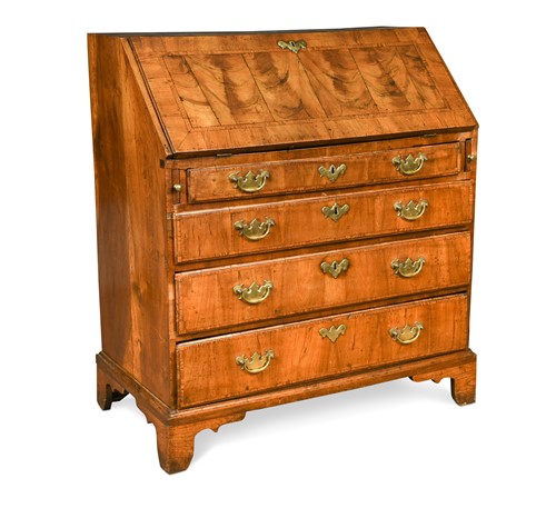 Lot 336 - A walnut bureau, early 18th century