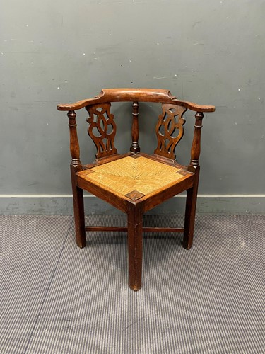 Lot 649 - A 19th century corner chair with pierced vase...