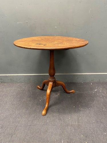Lot 716 - George III mahogany tripod table 72cm x 73cm