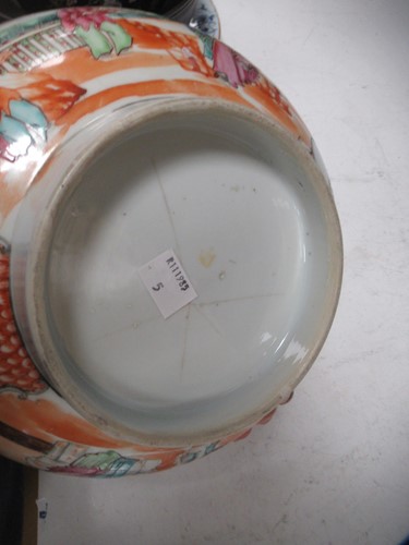 Lot 120 - A large Chinese blue and white plate, 18th...
