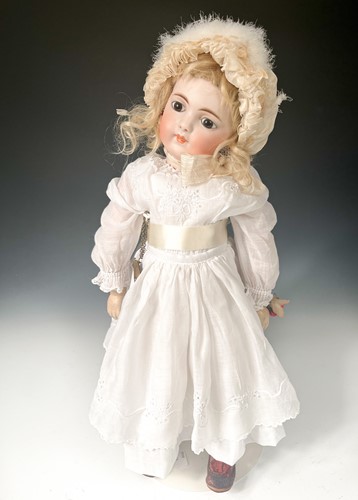 Lot 82 - An unmarked, closed mouth bisque head doll, possibly German for the French market