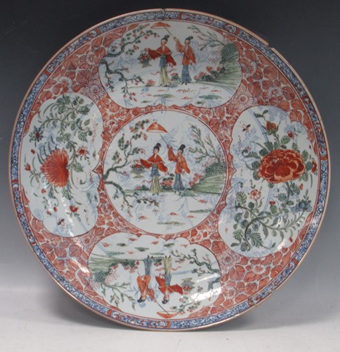 Lot 13 - A Chinese blue and white export porcelain...