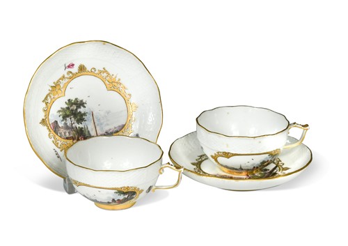 Lot 320 - A pair of Meissen porcelain teacups and saucers, circa 1745