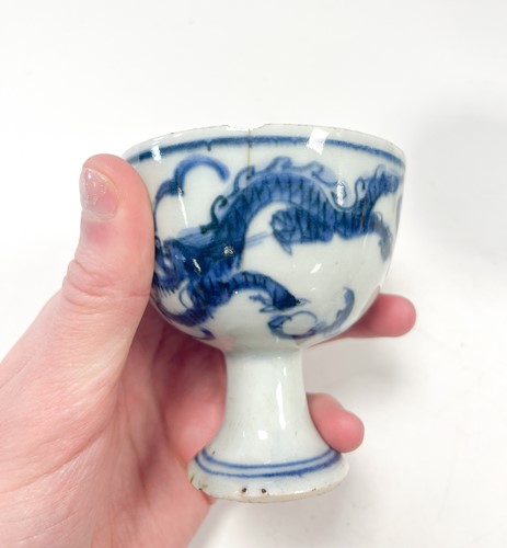 Lot 1 - Two Chinese blue and white porcelain dragon stem cups, late Ming Dynasty, circa 1600-1640