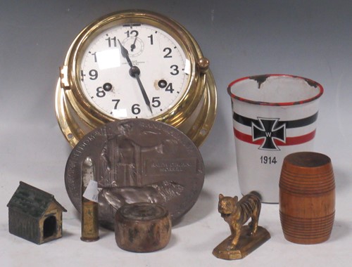 Lot 31 - Small group of collectibles including a WWI...