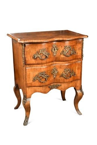 Lot 385 - A Dutch walnut chest of drawers, late 18th century