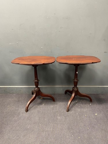 Lot 652 - Pair tripod tables, 20th century American, the...