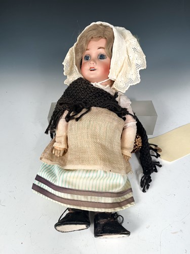 Lot 83 - A French bisque head doll