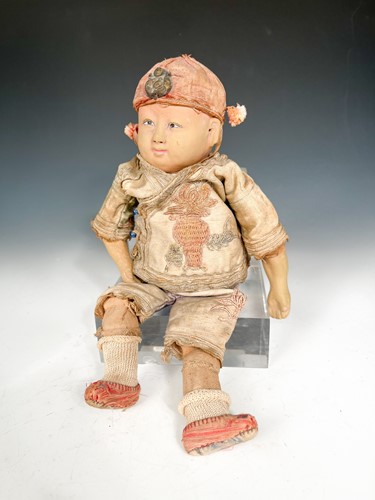 Lot 113 - A Chinese opera doll, early 20th century