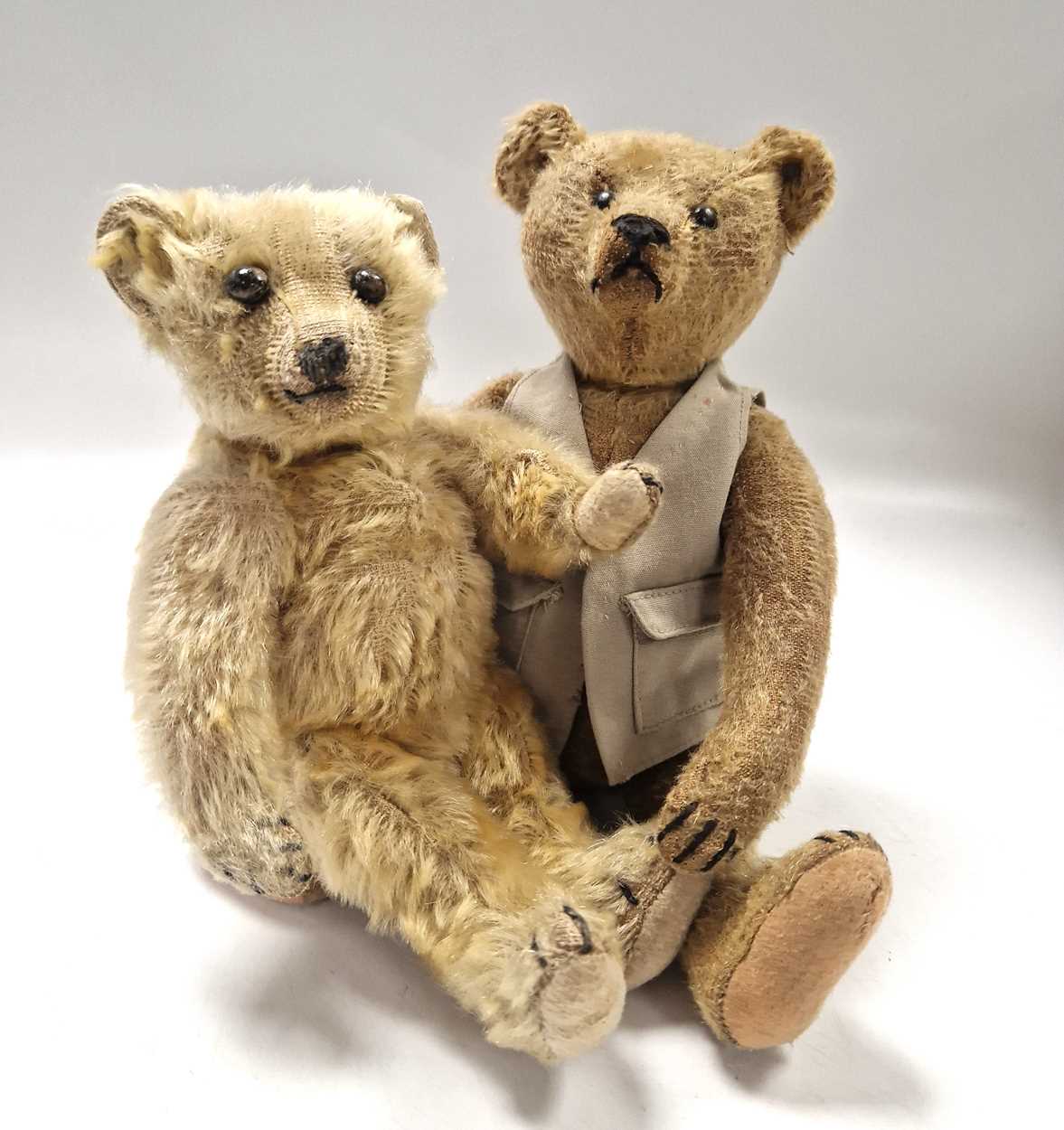 Lot 128 - Steiff, a circa 1909 teddy bear Lot 128 - Steiff, a circa 1909 teddy bear