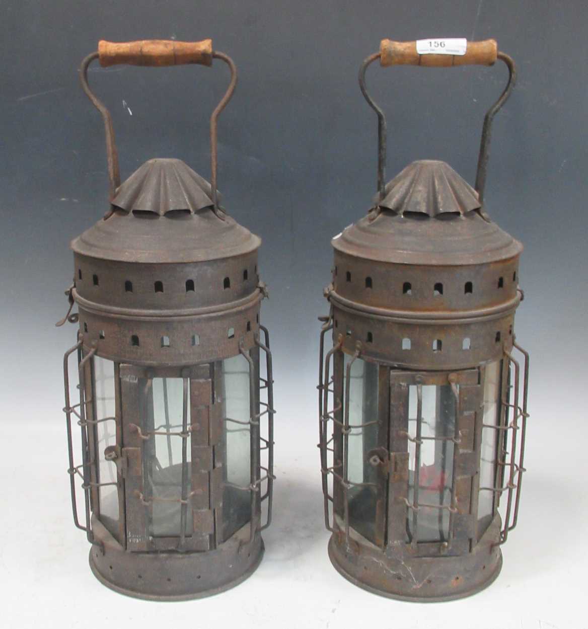 Lot 156 - A pair of 20th century lanterns with glass...