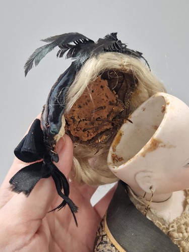 Lot 62 - A Francois Gaultier bisque shoulder head fashion doll, circa 1875