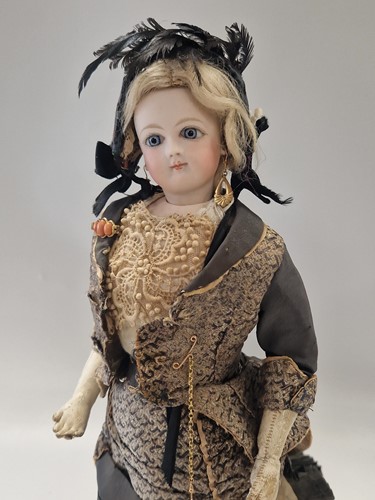 Lot 62 - A Francois Gaultier bisque shoulder head fashion doll, circa 1875
