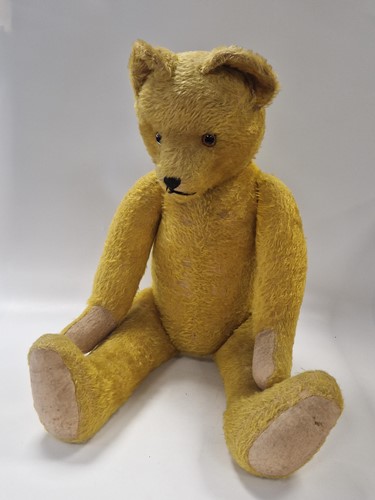 Lot 117 - A large teddy bear in the manner of Steiff, German, early 20th century