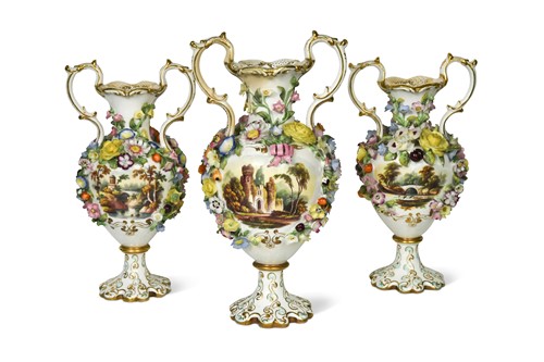 Lot 600 - An English porcelain garniture, possibly Minton, circa 1835