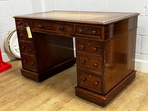 Lot 807 - A 19th century mahogany pedestal desk with...