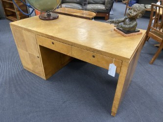 Lot 313 - An Art Deco maple desk