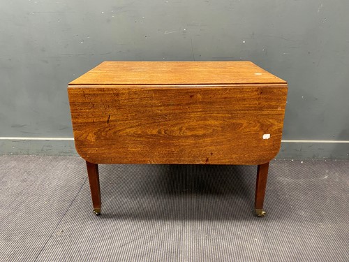 Lot 376 - A mahogany drop leaf Pembroke table with one...