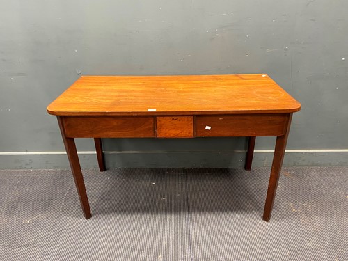 Lot 653 - A 19th century useful and attractive D-shaped...