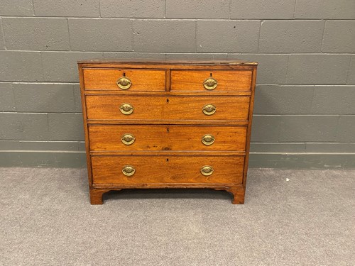 Lot 751 - A 19th century mahogany chest of drawers 87cm...