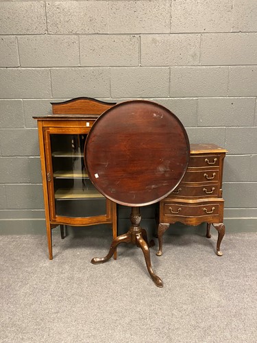 Lot 750 - An Edwardian mahogany glazed cabinet 114 x...